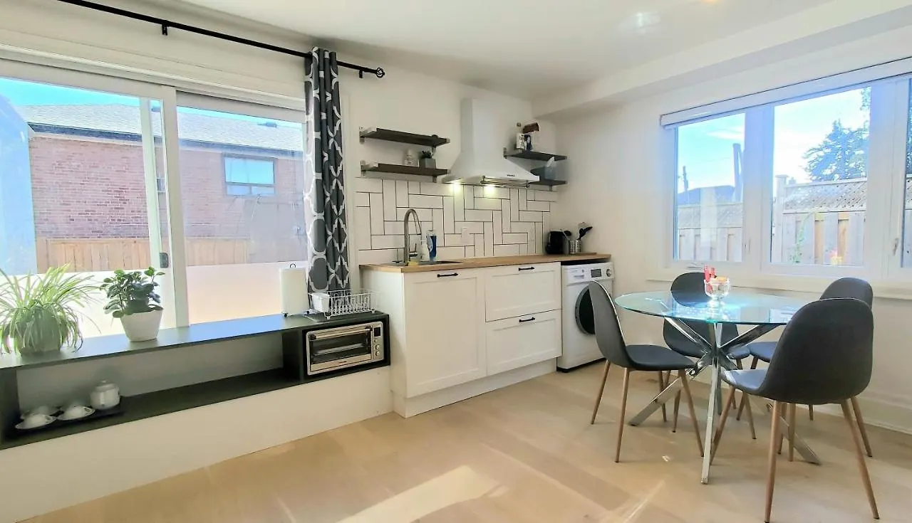 Private Room With Garden, 25 Min To Downtown 多伦多 0*,  加拿大
