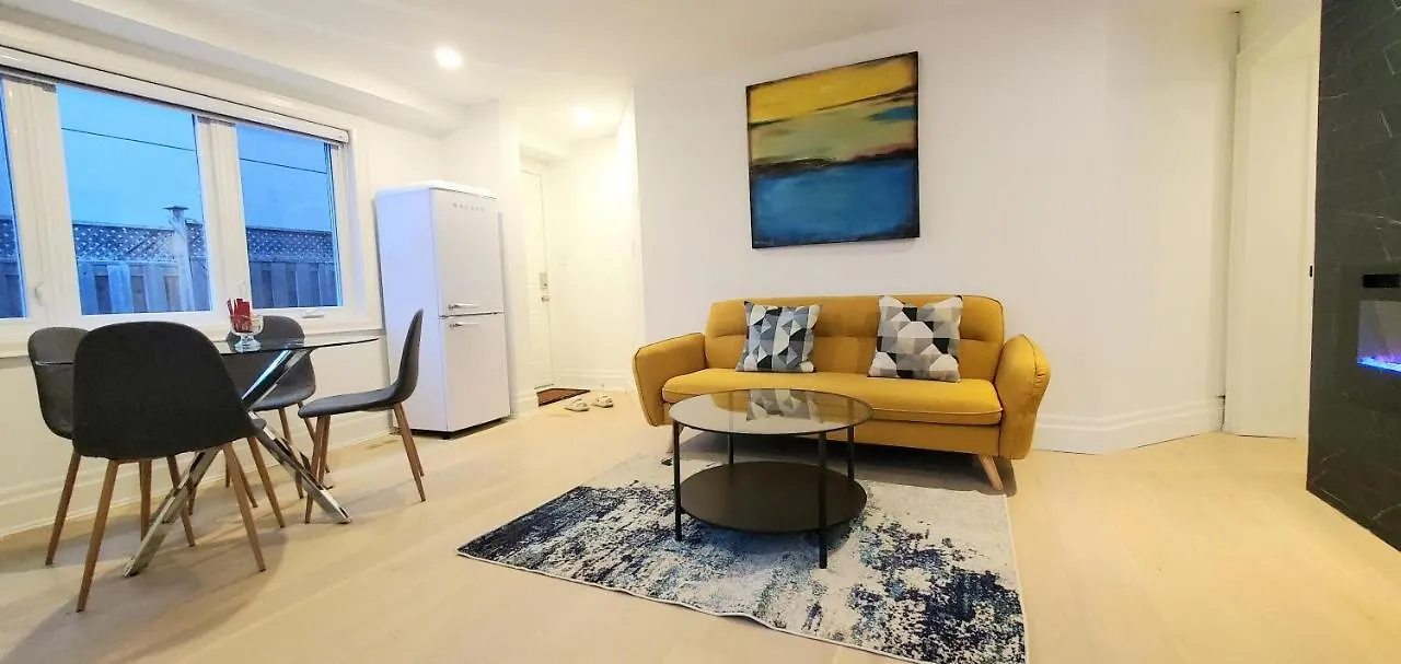 Private Room With Garden, 25 Min To Downtown Торонто Апартаменты