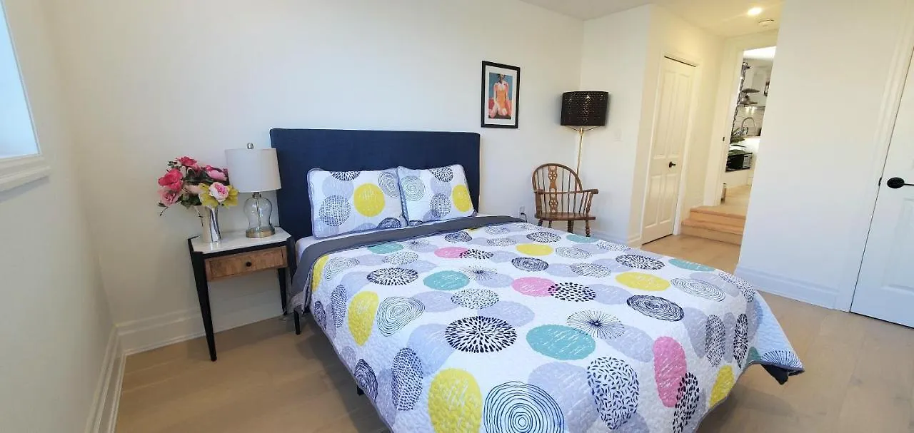 Апартаменты Private Room With Garden, 25 Min To Downtown Торонто Канада